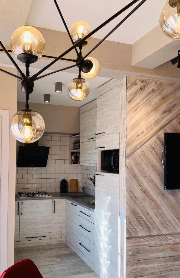 Studio Lux Loft On Victory Street In The City Center Winnica Zewnętrze zdjęcie