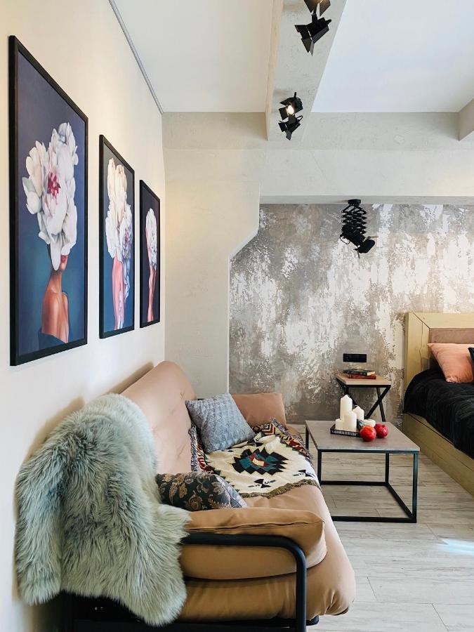 Studio Lux Loft On Victory Street In The City Center Winnica Zewnętrze zdjęcie